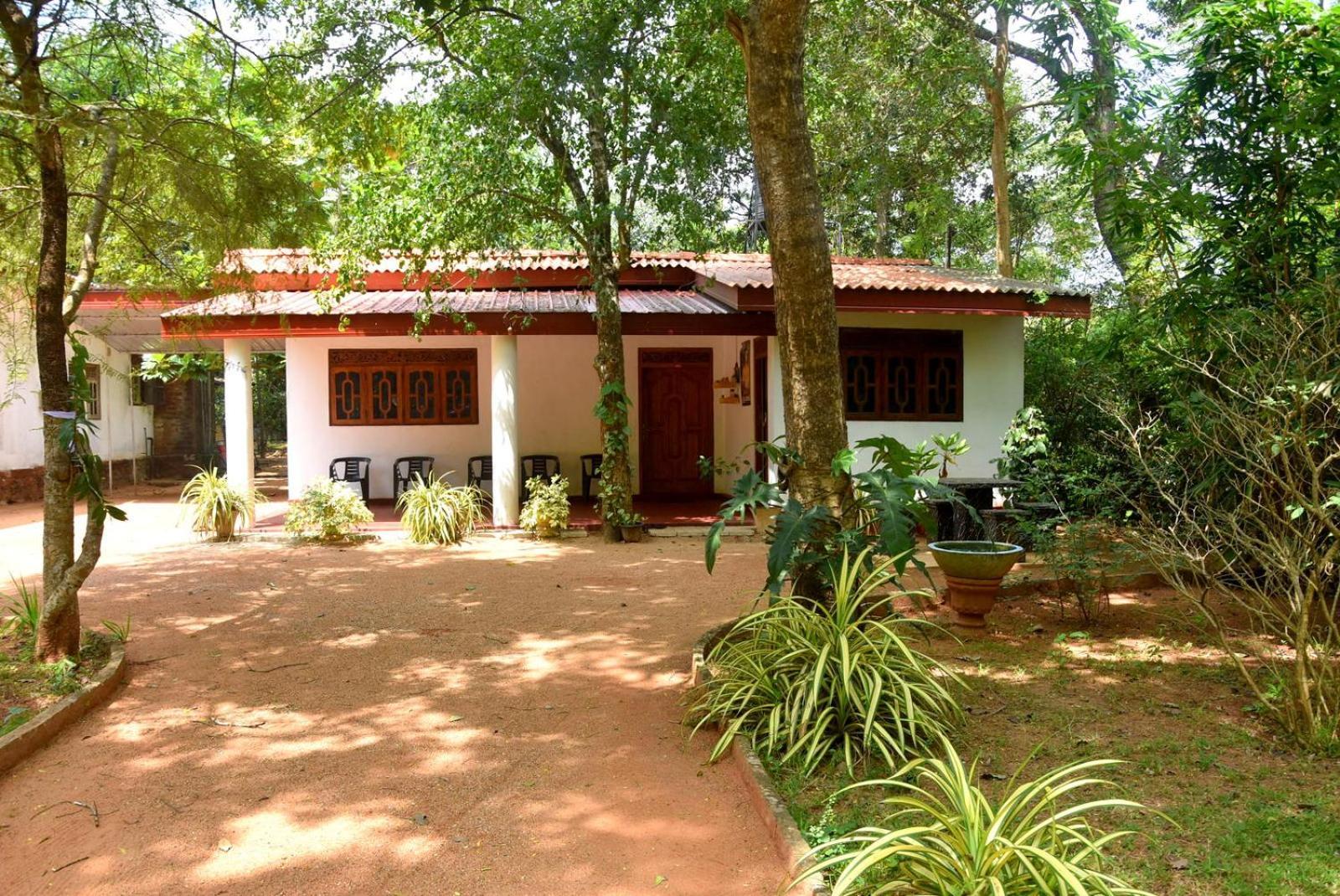 Senasuma Holiday Bungalow Anuradhapura Exterior foto